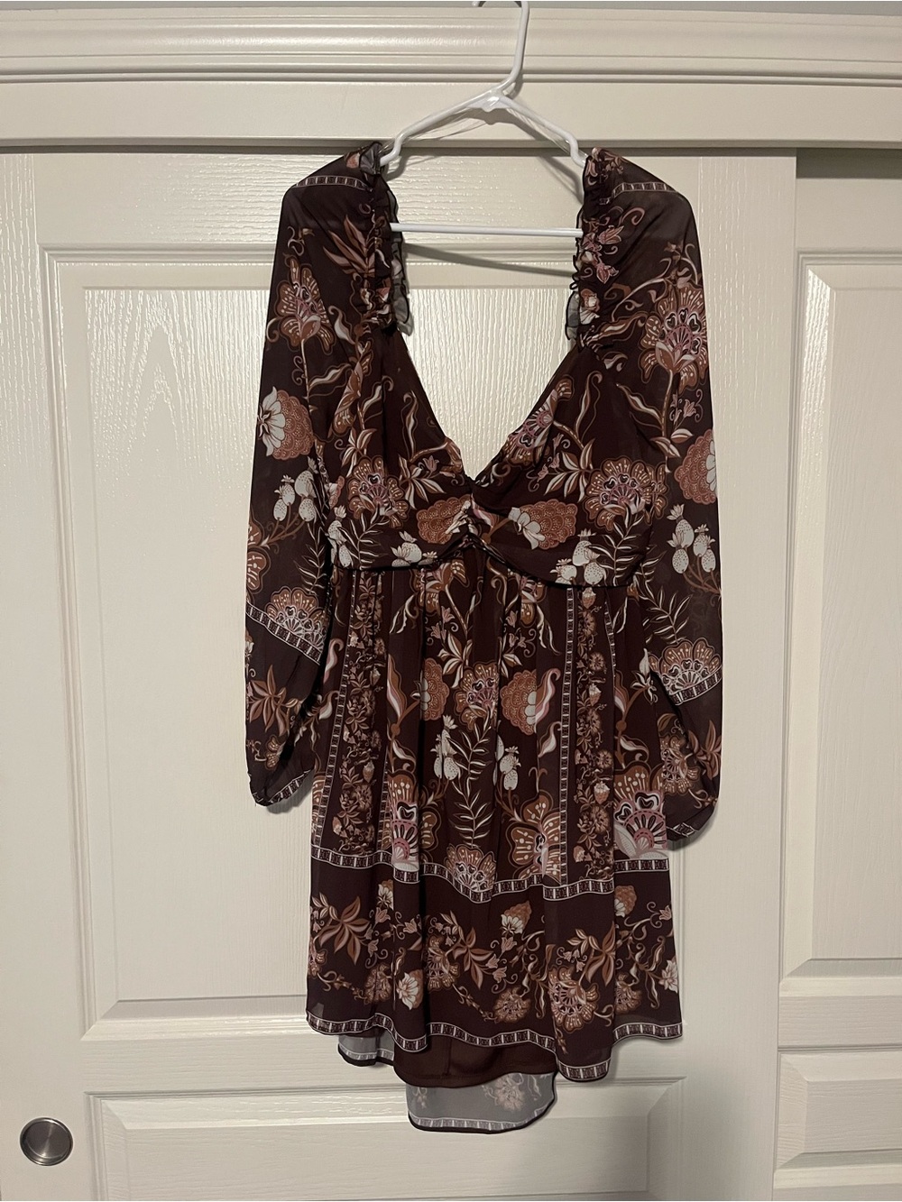 Brown Floral V-Neck Long-Sleeve Mini Dress